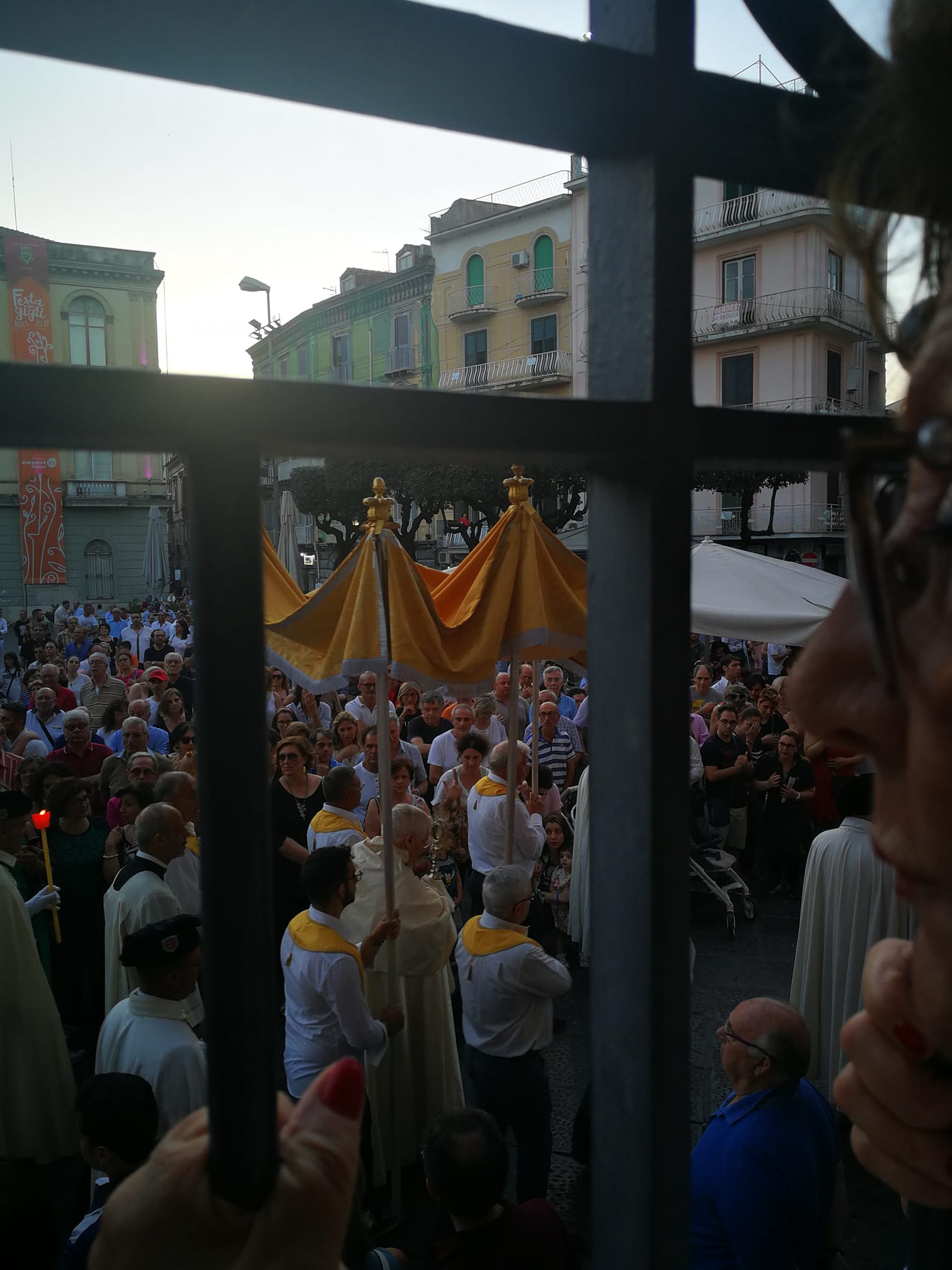 Adoriamo il Signore con fede e preghiera