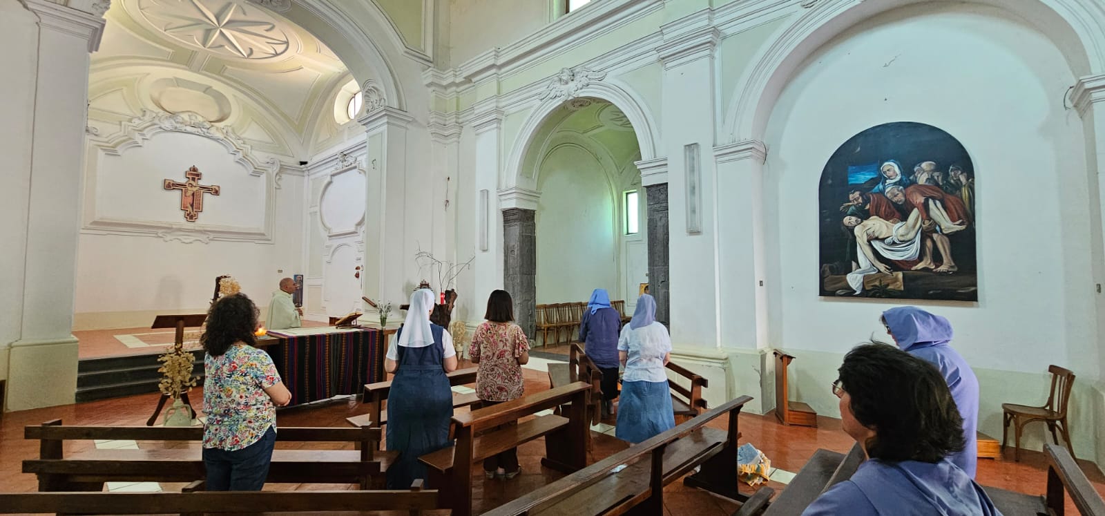 La celebrazione eucaristica presso l'Abbazia di Taurano