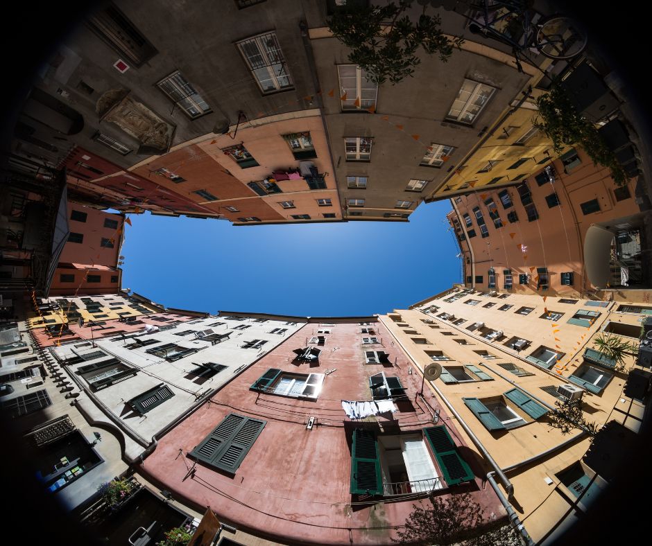 La cura del cortile per adulti e giovani