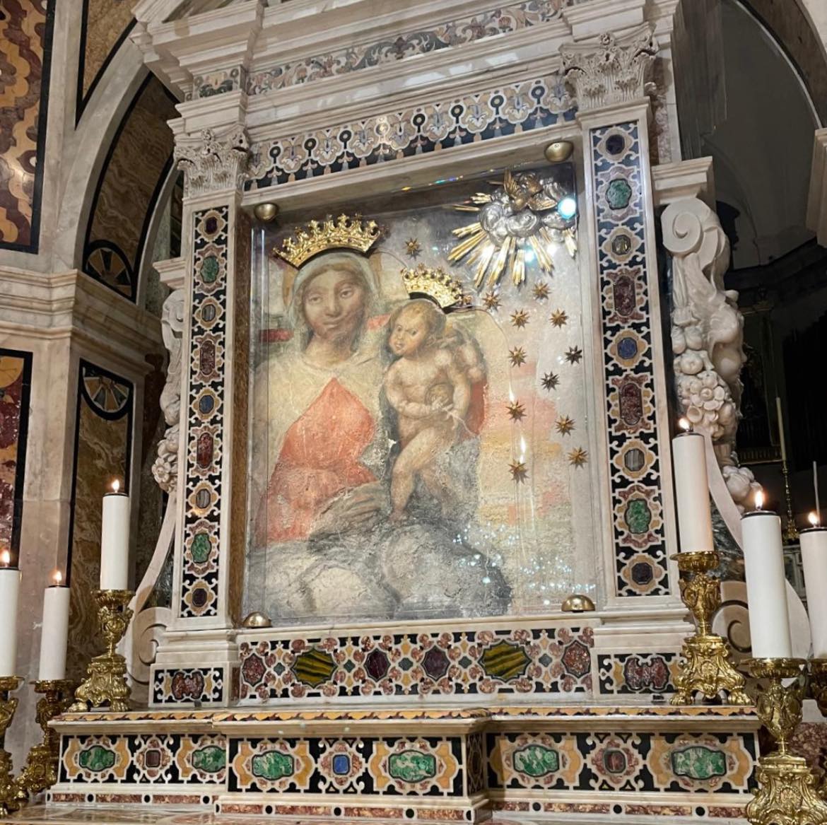 Sant'Anastasia in festa nel nome di Maria: oggi inizia la peregrinatio della venerata immagine 