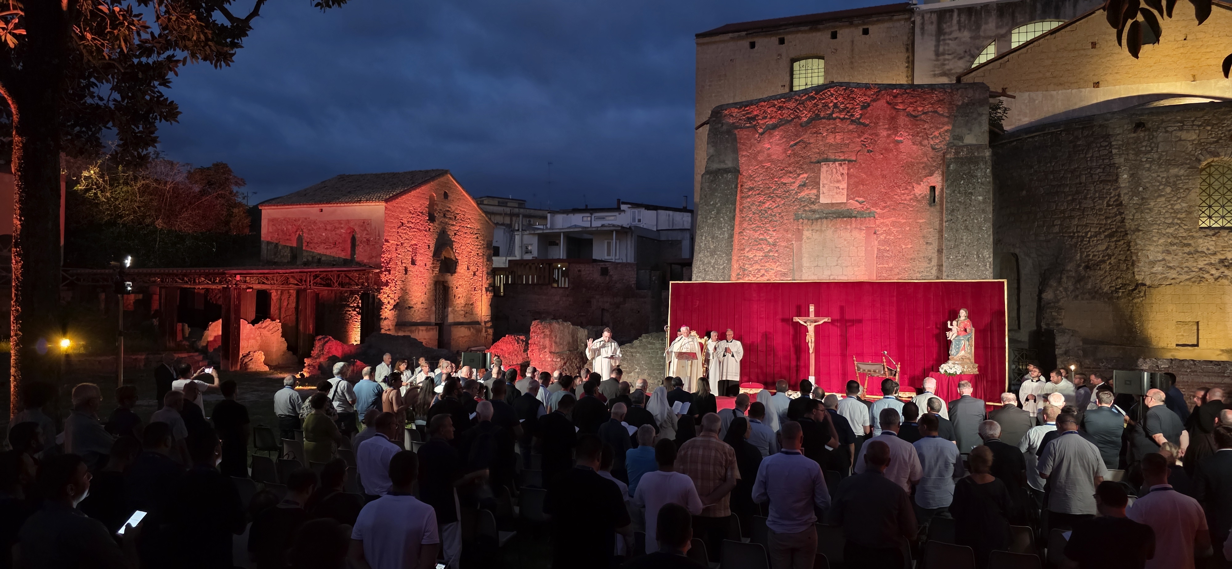 Settimana Liturgica Nazionale: a Cimitile veglia di preghiera sulle orme di San Paolino di Nola