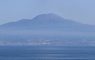 Roghi sul Vesuvio: un'aggressione criminale